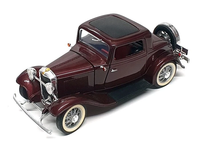 Road Signature 1/18 Scale 2625J - 1932 Ford 3-Window Coupe - Maroon - Image 1 of 4