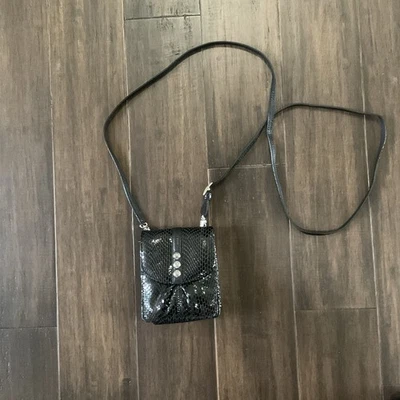 Mini Bandolera Cartera Brighton Negra Nolita Brillante Correa Ajustable Foto 1 de 4