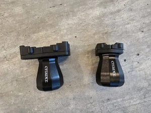 Games Workshop, Citadel Paint Griffe, 2, ein Standard und ein großer - Bild 1 von 2