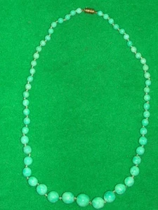 Very Nice Vintage Green Necklace - Picture 1 of 1