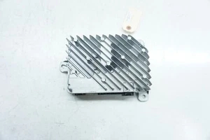 Módulo de control amplificador de audio radio Bose trasero derecho OEM Cadillac CT5 2020-2024 - Imagen 1 de 7