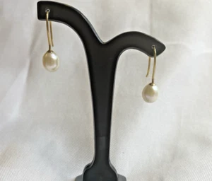 New AAA Cultured White Freshwater Pearl Earrings w 18K Gold Hooks - Picture 1 of 12
