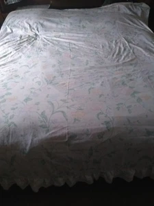 Sábana plana vintage Sears PALE pastel floral reina con volantes Perma Prest percal - Imagen 1 de 6