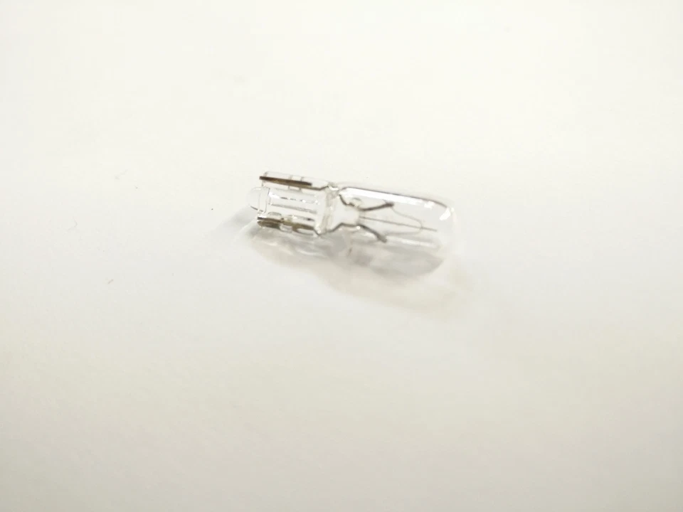 GENUINE TOYOTA BULB SHIFTER POSITION & KEY CYLINDER LAMP 90981-11014 *FITS MANY* - Image 1 of 1