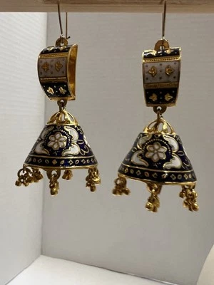 Brincos indianos Bollywood Meenakari Jhumka folheados a ouro esmalte azul. - Imagem 1 de 4