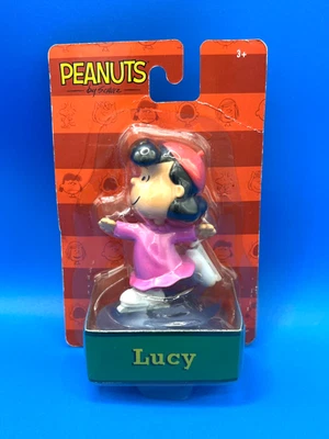 Peanuts Lucy Patinaje sobre Hielo 3.5" Figura Cake Topper Medias Stuffer Solo Juega Foto 1 de 4