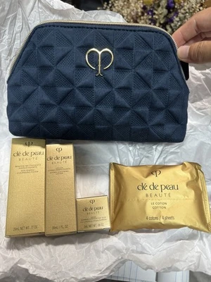 Juego de 5 piezas Cle De Peau ~ limpiador, loción hidro suavizante, crema para ojos, 4 hojas de algodón Foto 1 de 2