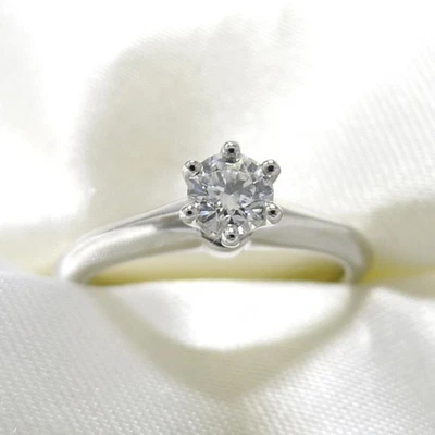 Anillo solitario de platino Tiffany & Co. Pt950 usado SKAI-0 Foto 1 de 4