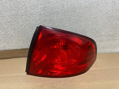 Luz trasera lateral derecha Nissan Sentra 2004 2005 2006 pasajero OEM U2784 DW Foto 1 de 4