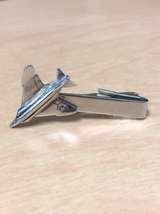 BALFOUR VINTAGE TIE CLIP - AIRPLANE FIGHTER JET METAL MEN’S COSTUME JEWELRY - Picture 1 of 4