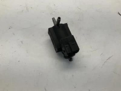 12-19 Porsche 911 Vacuum Change Over Valve Solenoid Sensor Q - Image 1 of 4