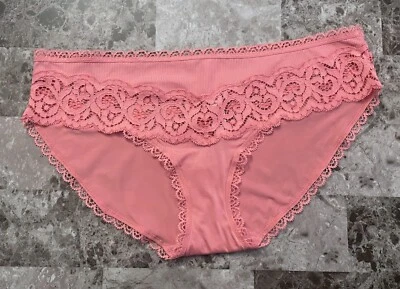 BODY BY VICTORIA'S SECRET MEDIUM PINK SMOOTH FLORAL LACE RARE BIKINI PANTIES - Image 1 of 4