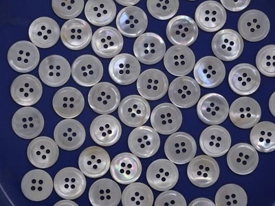 White Opaque Shell Round 4-Hole Buttons Character Raised Edge 18mm Lot of 4 AA4 - Image 1 of 4