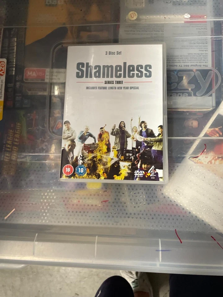 Shameless Series 3 very good condition dvd region 2 t492 - image 1 of 1