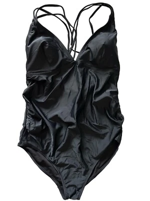 Traje de baño Liz Lange maternidad negro talla grande con tiras en la espalda Foto 1 de 3