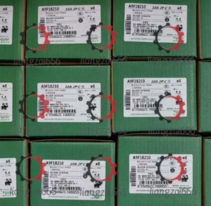 IC65N 3P C10A A9F18210 New Schneider Circuit Breaker Free Shipping - Picture 1 of 4