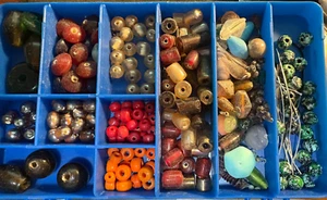 Misc lot Jewelry Making Supplies, Glass, findings, plastic, shell,hemilike - Picture 1 of 1