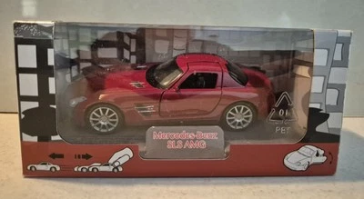 Welly Auto Club 1:32 Red Mercedes-Benz SLS AMG Diecast Pull Back toy car - Image 1 of 4
