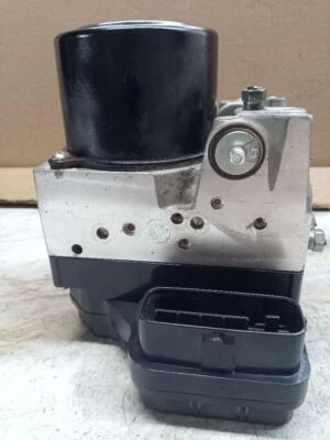 Used ABS Pump and Motor Assembly fits: 2008 Lexus IS250 Actuator and Pump Assemb Foto 1 de 4