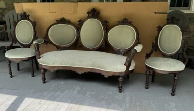 JOHN JELLIFF 3 PC. WALNUT RENAISSANCE CARVED PARLOR SET - Image 1 of 4
