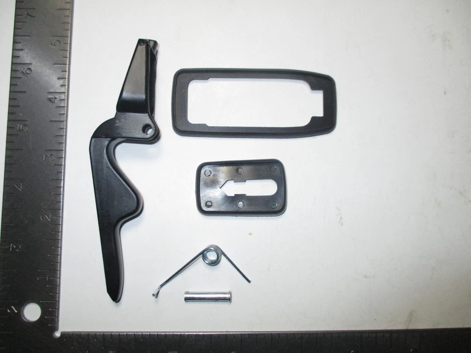 PORSCHE 924S 944 951 TURBO S2 外门把手三脚架套件左全新带密封 — 第 1/3 张图片