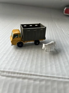 37-D1 Dodge Cattle Truck Lesney Matchbox circa '66 2 Bulls - Picture 1 of 8