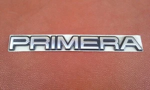 NISSAN PRIMERA P10 90-96 Monogramme AR/Tailgate Boot Badge/Schriftzug 8489590J00 - Imagen 1 de 4
