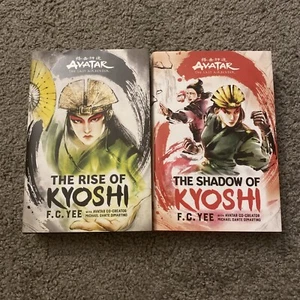 Books 1 And 2 Of The Kyoshi Saga By F.C. Yee And Michael Dimartino - Picture 1 of 3