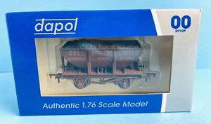 DAPOL 'OO' GAUGE B1013W 'BELL BROS' 12T HOPPER WEATHERED WAGON BOXED - Picture 1 of 2