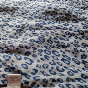 Pañuelo estampado Mango leopardo Azul poliéster animal Print - Imagen 1 de 3