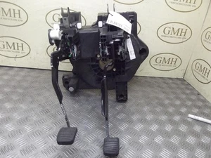 Conjunto de caja de embrague y pedal de freno Vauxhall Meriva B 13252876 1,4 gasolina 2010-14A - Imagen 1 de 5