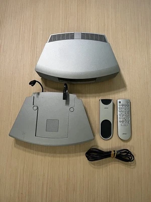 Sistema de música Bose Wave con cambiador de CD múltiple de 3 discos y control remoto probado en titanio Foto 1 de 4