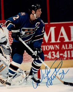 Dale Hunter Signed 8x10 Hockey Photo - Picture 1 of 1