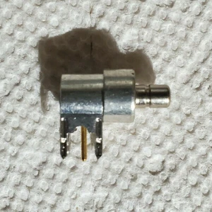 TE Connectivity 228435-1 RF Connector / Coax / SMB - Picture 1 of 3