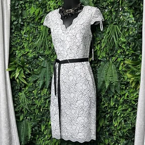 CALVIN KLEIN Dress Women 6 White Black Cocktail Scallop Hem V Neck Floral 2734 - Picture 1 of 12