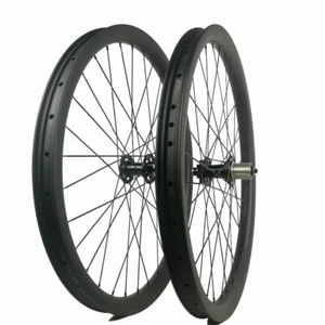 Set ruote in carbonio 27,5 Down Hill Treck Bike larghezza 40 mm clincher senza gancio tubeless - Foto 1 di 12