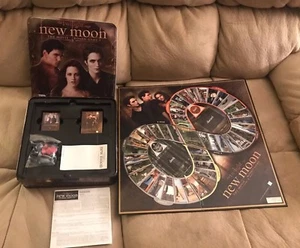 Twilight Saga New Moon The Movie Board Game 2009 COMPLETE HFT - Picture 1 of 7