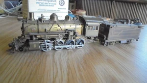 United Scale Models ATSF 2-8-0 Loco con licitación HO - Imagen 1 de 6