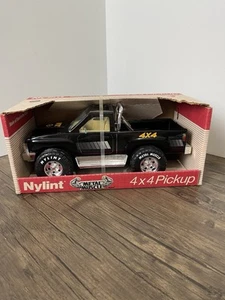 VTG NYLINT 1220-Z Metal Muscle 1988 Toyota 4x4 Pickup Truck MADE IN USA - Picture 1 of 15