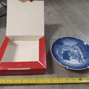 Plate - Picture 1 of 2