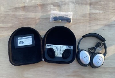 Auriculares con cancelación de ruido acústico BOSE con estuche rígido de transporte silencioso cómodo 2 Foto 1 de 4