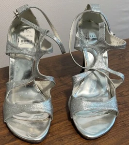 Tacones Stuart Weitzman plateados brillantes talla 10 - Imagen 1 de 6