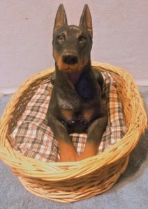 Sandicast Doberman Pinscher Dog Figurine With Basket Ceramic Resin - Picture 1 of 17