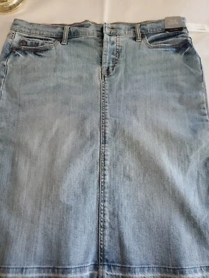 Massimo Women's/Jr's Distressed Denim Skirt NWT Vtg. 90's. Size 12 - Image 1 of 4