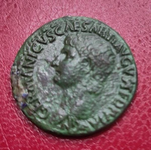 IMPERIO ROMANO. AÑO 42 D.C. GERMANICO. AS. PESO 10.02 GR. REF A/F. - Foto 1 di 2