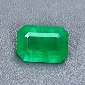 Piedra preciosa suelta de Zambia corte radiante esmeralda verde natural de 0,79 quilates - Imagen 1 de 3