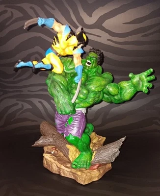 14" hulk vs wolverine Statue Figure Very Detailed  - Image 1 of 4