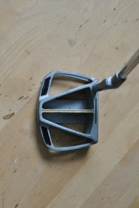 WALTER HAGEN T3  CLAM CAGE PUTTER, 35 INCHES LONG - Picture 1 of 5