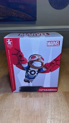 Gentil Gigante Marvel Animado Sam Wilson Capitán América Halcón Estatua 414/3000 Foto 1 de 4
