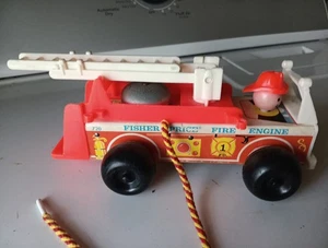  Figuras y camión de bomberos Fisher Price Little People 1968 de colección Little Bell Dings - Imagen 1 de 9